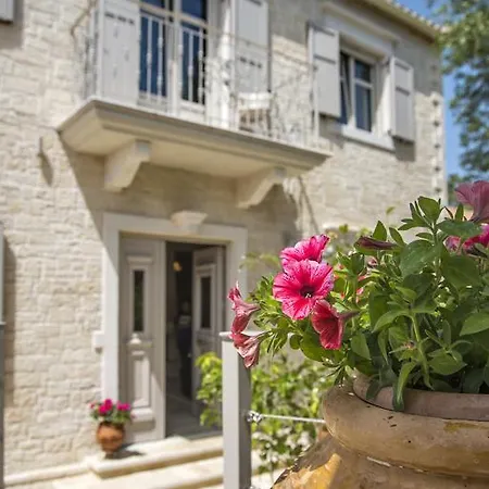 La Maison *